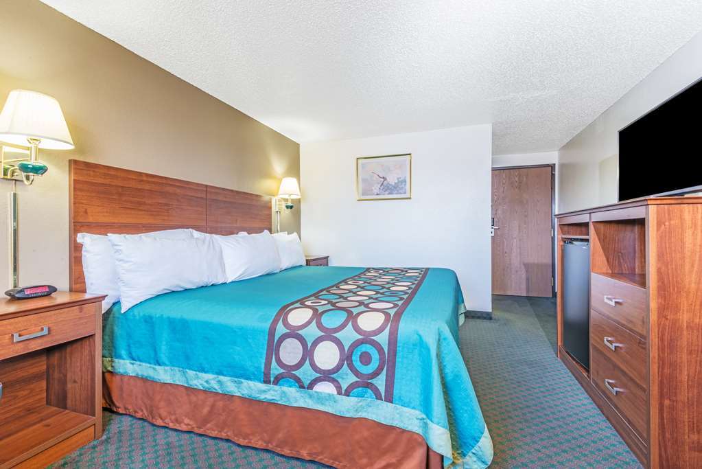 Hotel Super 8 By Wyndham Pueblo Habitación foto